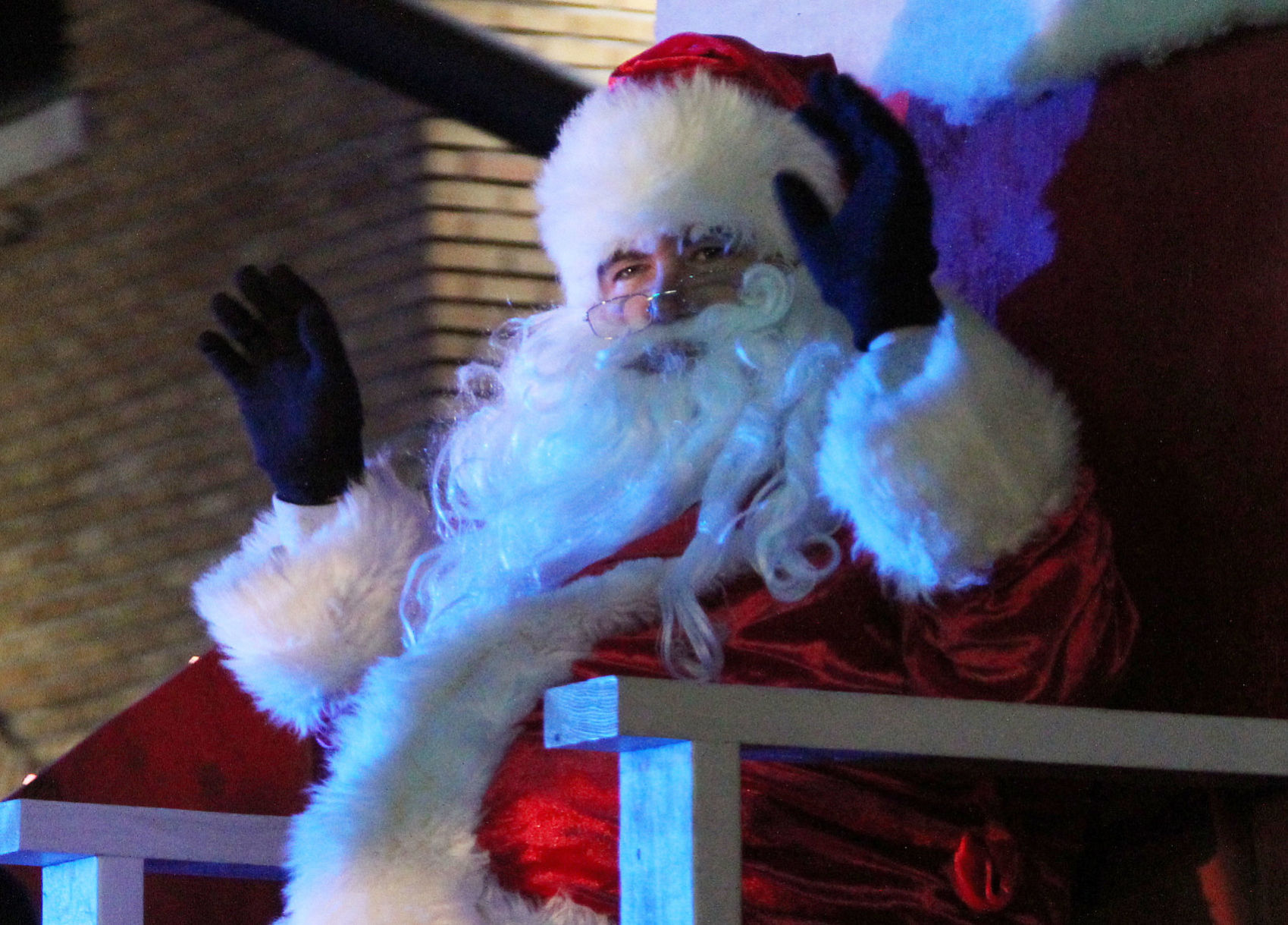 ict-2019-12-04-fulton-parade06.jpg
